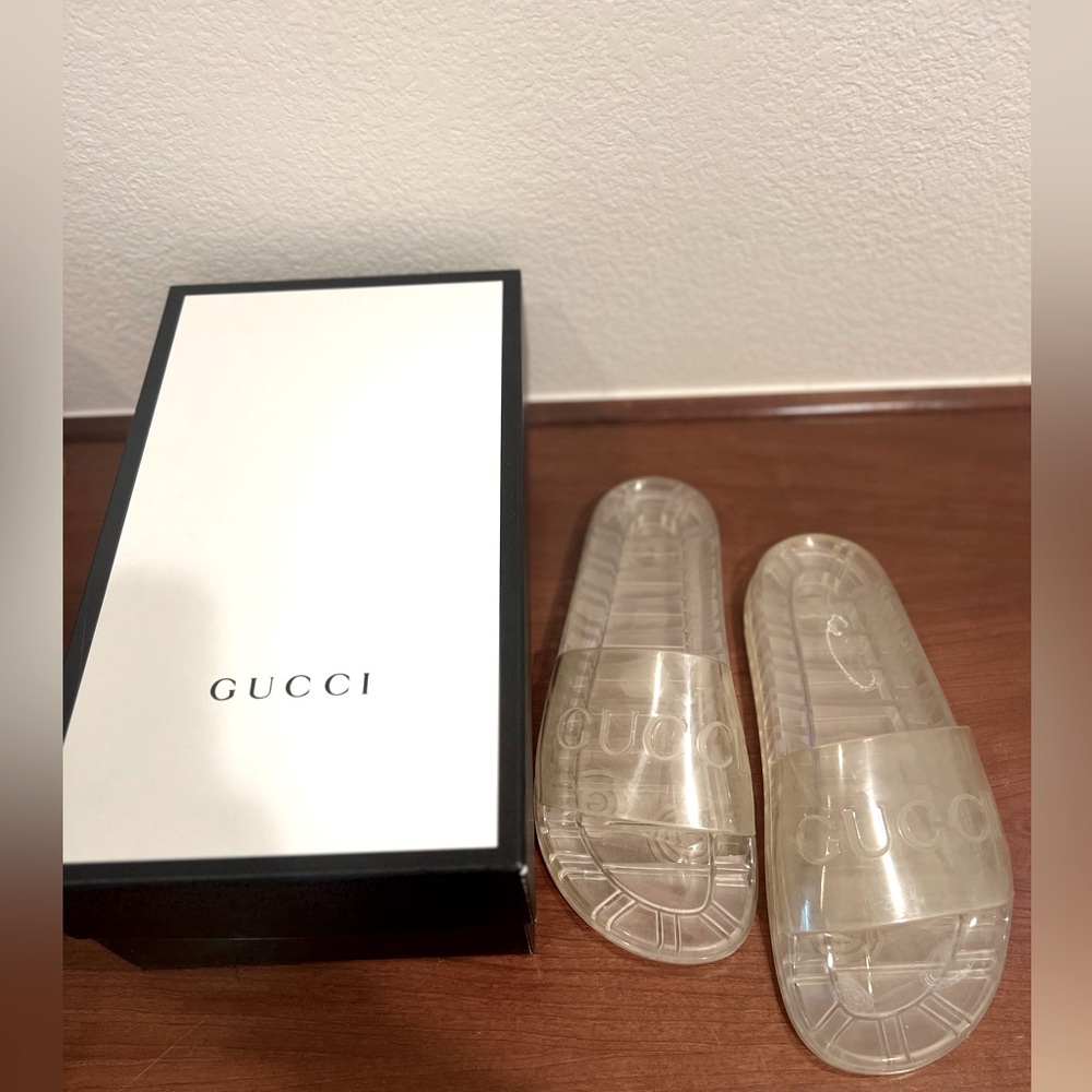 GUCCI UNISEX PVC POOL SLIDES CLEAR : $650